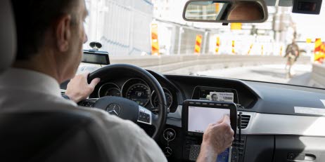 Omkring 15 000 arbetsgivare inom branscher där stillasittande arbete är vanligt har nyligen fått brev från Arbetsmiljöverket med information om hur de kan förebygga belastningsskador på grund av långvarigt stillasittande.