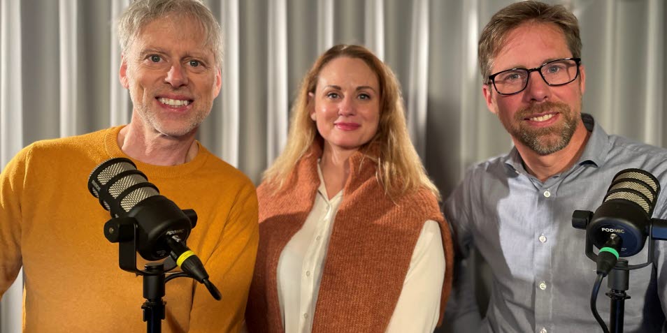 Fredrik Berling, Peter Johansson och Carro Kostet i poddstudion