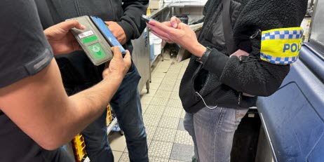 Bild tagen i samband med myndighetsgemensam insats på restaurang.