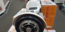På bilden är en av de tre modeller av hoverboards som uppfyllde samtliga formella krav vid granskningen. Foto: Arbetsmiljöverket